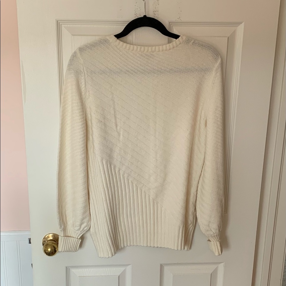 Vince Camuto Sweater - Picture 12 of 12